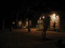 Arrivée au campement… de nuit.