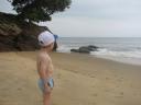 Nathan découvre la plage